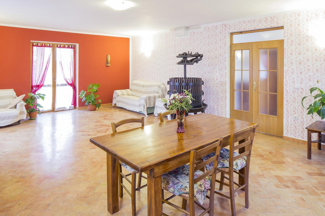 באלה Mon Perin Castrum - Apartman Valentina מראה חיצוני תמונה