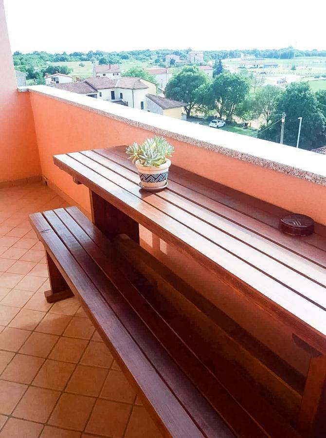 באלה Mon Perin Castrum - Apartman Valentina מראה חיצוני תמונה